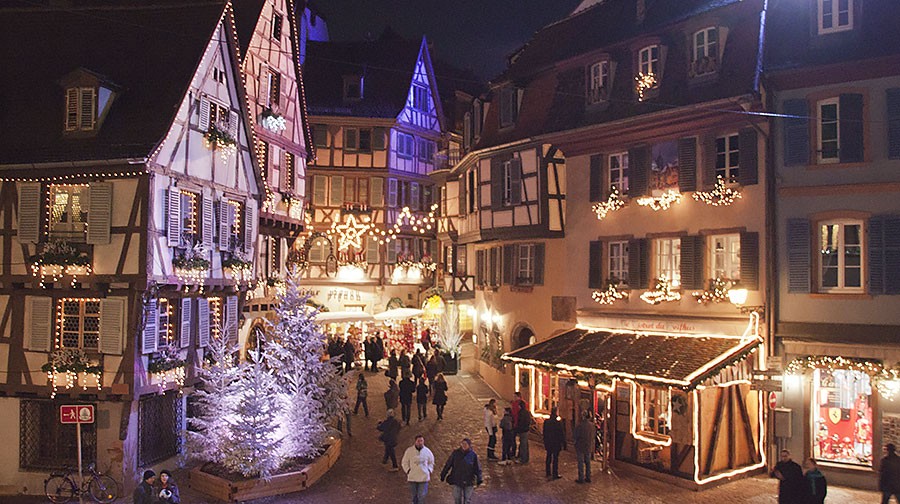 CHRISTMAS SHOPS